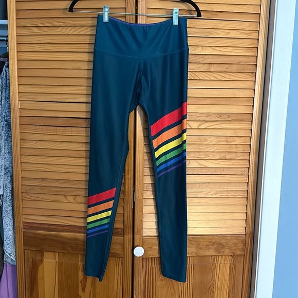 VINTAGE RAINBOW UNITY LEGGINGS - Picture 2 of 7